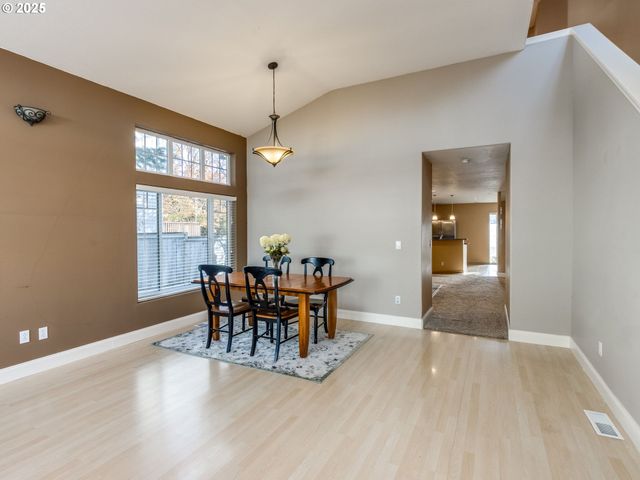 15446 Se HONEYSUCKLE Way, Clackamas, OR 97015