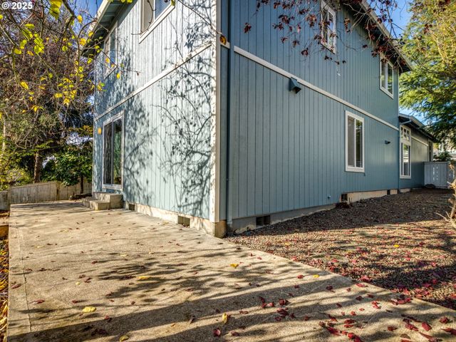 15446 Se HONEYSUCKLE Way, Clackamas, OR 97015