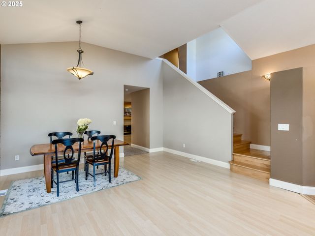 15446 Se HONEYSUCKLE Way, Clackamas, OR 97015