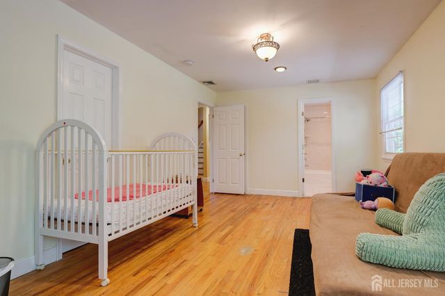 9 Paris Avenue, Edison, NJ 08820
