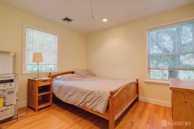 9 Paris Avenue, Edison, NJ 08820