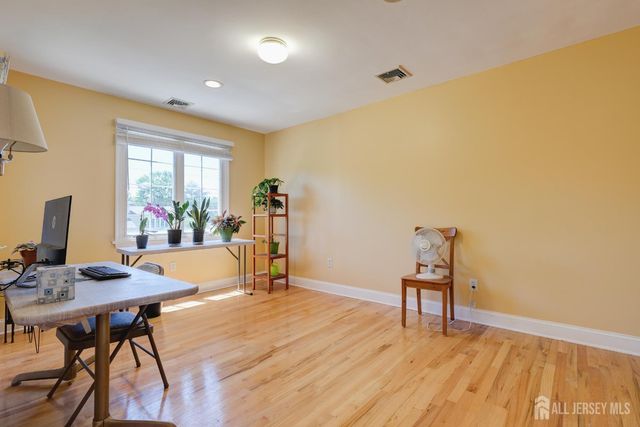 9 Paris Avenue, Edison, NJ 08820