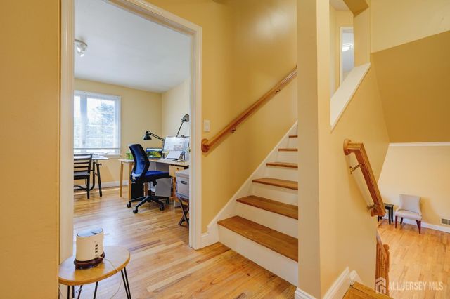 9 Paris Avenue, Edison, NJ 08820