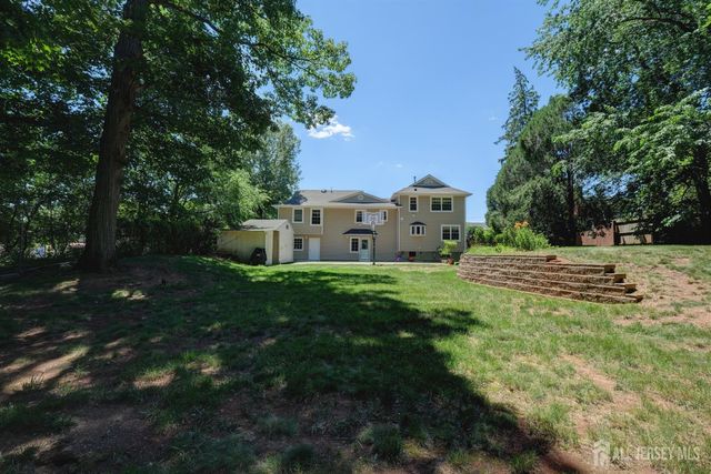 9 Paris Avenue, Edison, NJ 08820