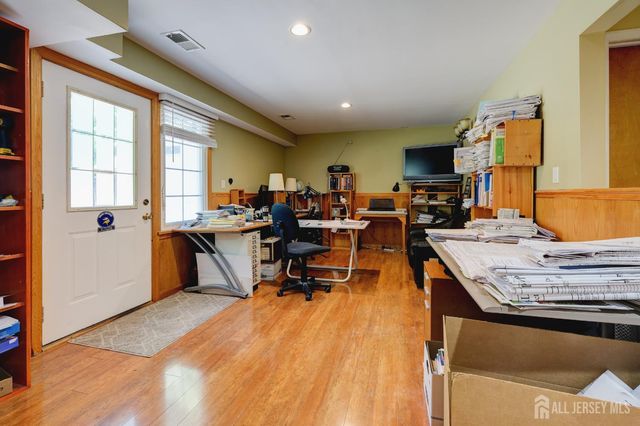 9 Paris Avenue, Edison, NJ 08820