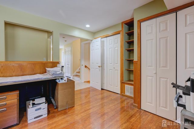 9 Paris Avenue, Edison, NJ 08820