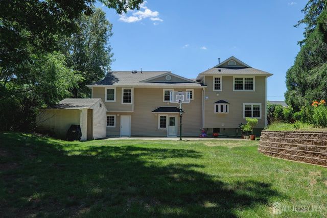 9 Paris Avenue, Edison, NJ 08820