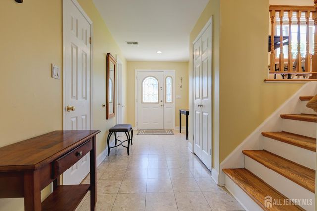 9 Paris Avenue, Edison, NJ 08820