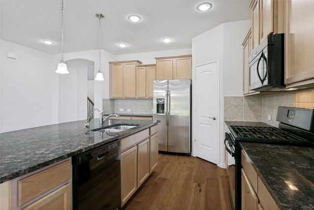 211 Copper Canyon Drive, Lewisville, TX 75067