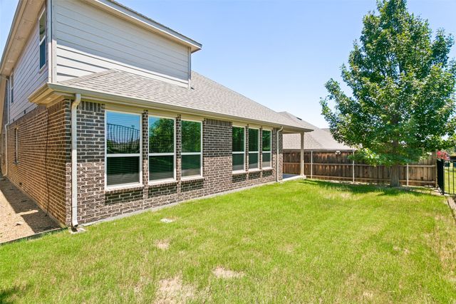 211 Copper Canyon Drive, Lewisville, TX 75067