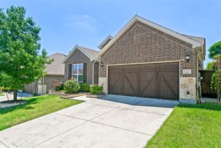 211 Copper Canyon Drive, Lewisville, TX 75067