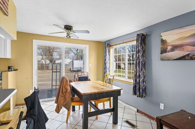 1095 Eastview Drive, Paxton, IL 60957