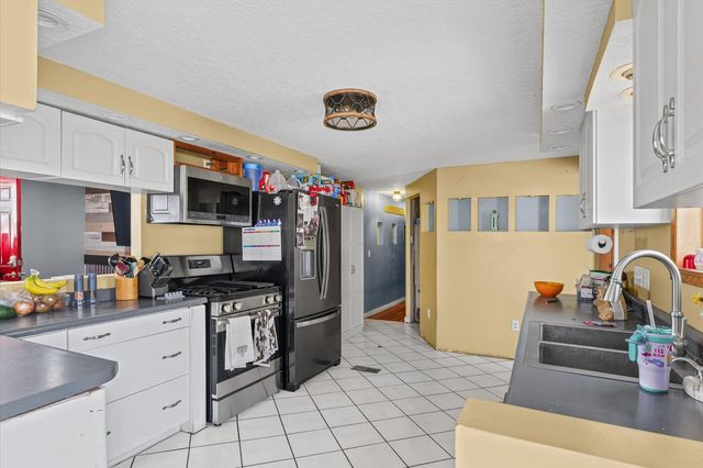 1095 Eastview Drive, Paxton, IL 60957