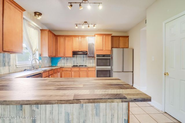 11944 Summerhaven Circle, Gulfport, MS 39503