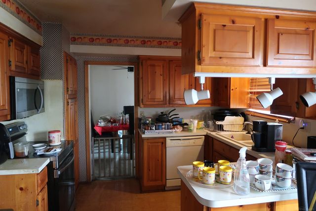 13517 Yvonne Drive, Warren, MI 48088