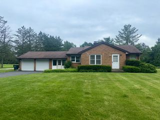 1270 Benson Lane, Green Oaks, IL 60048