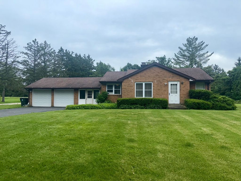1270 Benson Lane, Green Oaks, IL 60048