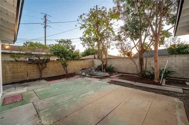 928 S Laurel Street, Santa Ana, CA 92704