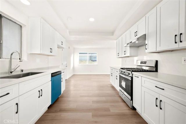 928 S Laurel Street, Santa Ana, CA 92704