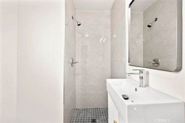 928 S Laurel Street, Santa Ana, CA 92704