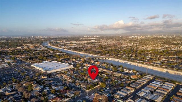 928 S Laurel Street, Santa Ana, CA 92704