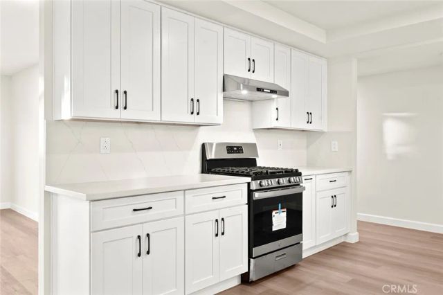 928 S Laurel Street, Santa Ana, CA 92704