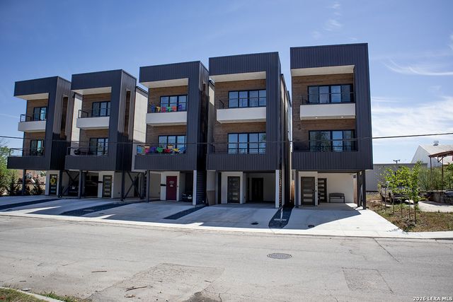 130 E Lachapelle, San Antonio, TX 78204