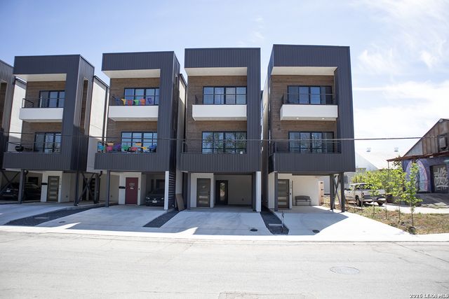 130 E Lachapelle, San Antonio, TX 78204