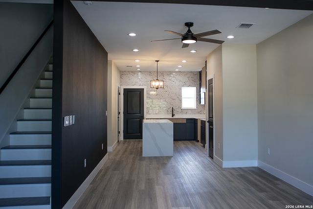 130 E Lachapelle, San Antonio, TX 78204