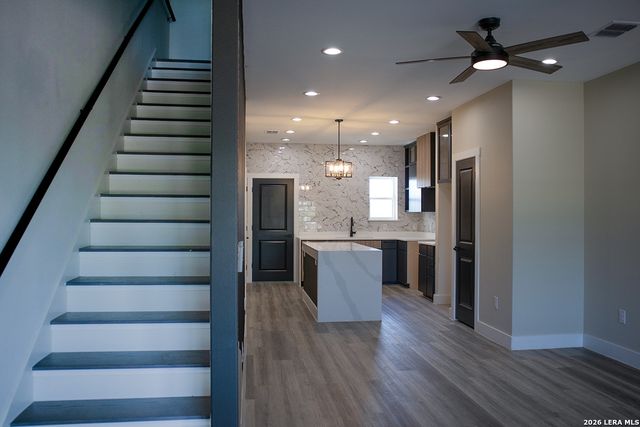 130 E Lachapelle, San Antonio, TX 78204