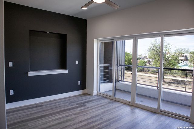 130 E Lachapelle, San Antonio, TX 78204