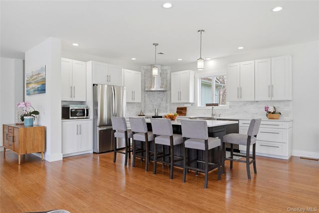 17 Willowood Court, Westhampton, NY 11977