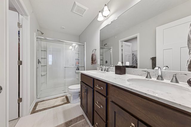 860 Roselyn Drive, Victoria, MN 55386