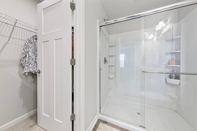 860 Roselyn Drive, Victoria, MN 55386