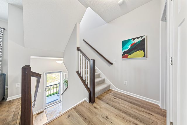 860 Roselyn Drive, Victoria, MN 55386