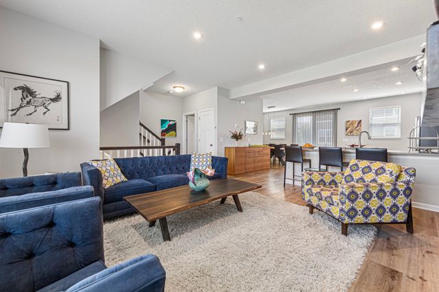 860 Roselyn Drive, Victoria, MN 55386