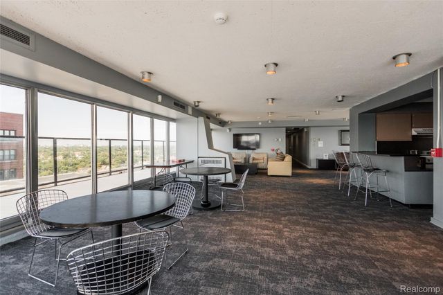 8200 E Jefferson Avenue 1605, Detroit, MI 48214