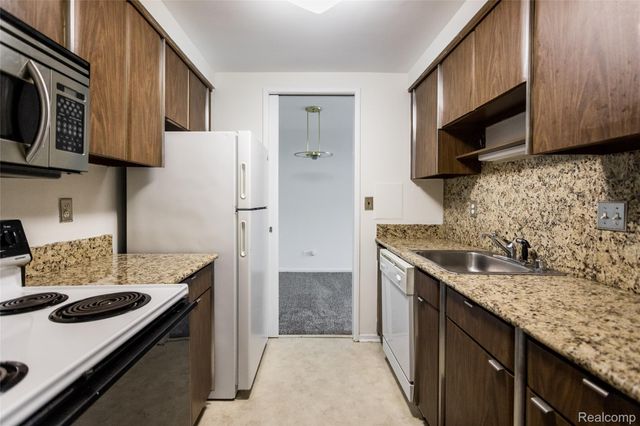 8200 E Jefferson Avenue 1605, Detroit, MI 48214