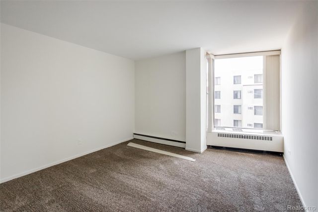 8200 E Jefferson Avenue 1605, Detroit, MI 48214