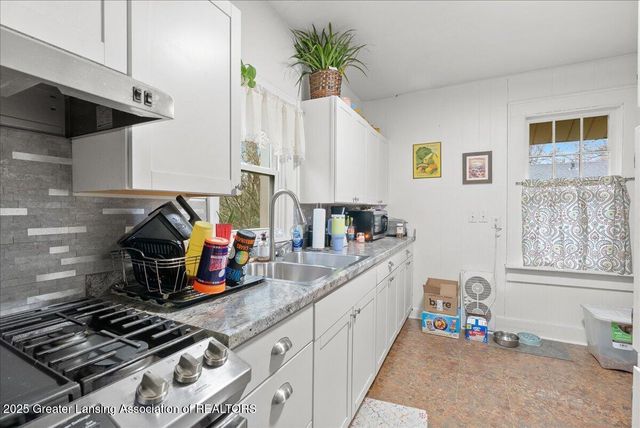 1811 Vermont Avenue, Lansing, MI 48906