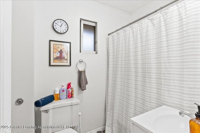 1811 Vermont Avenue, Lansing, MI 48906