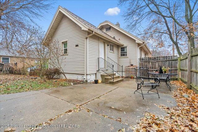 1811 Vermont Avenue, Lansing, MI 48906