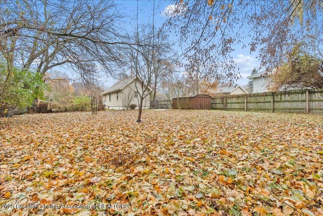 1811 Vermont Avenue, Lansing, MI 48906