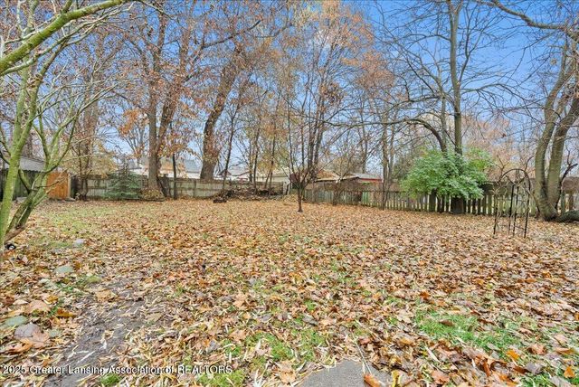 1811 Vermont Avenue, Lansing, MI 48906