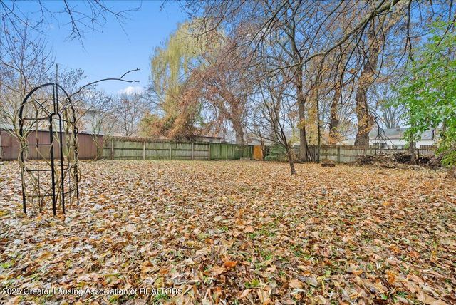 1811 Vermont Avenue, Lansing, MI 48906