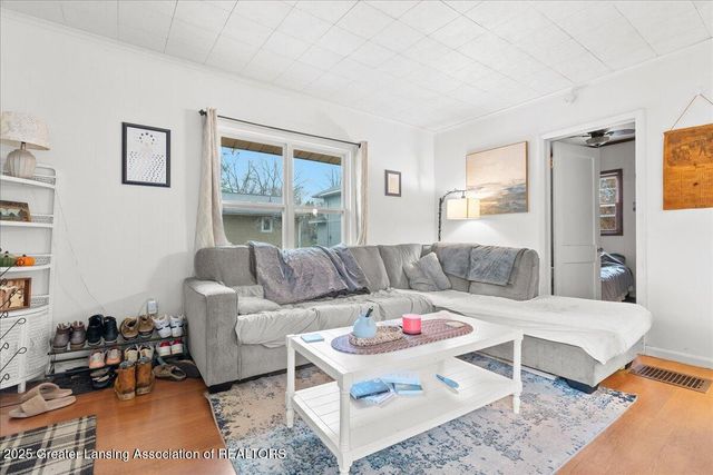 1811 Vermont Avenue, Lansing, MI 48906