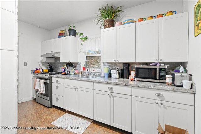 1811 Vermont Avenue, Lansing, MI 48906