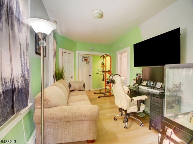 144 Steuben St, East Orange City, NJ 07018