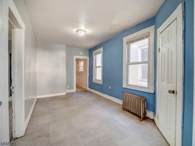 144 Steuben St, East Orange City, NJ 07018