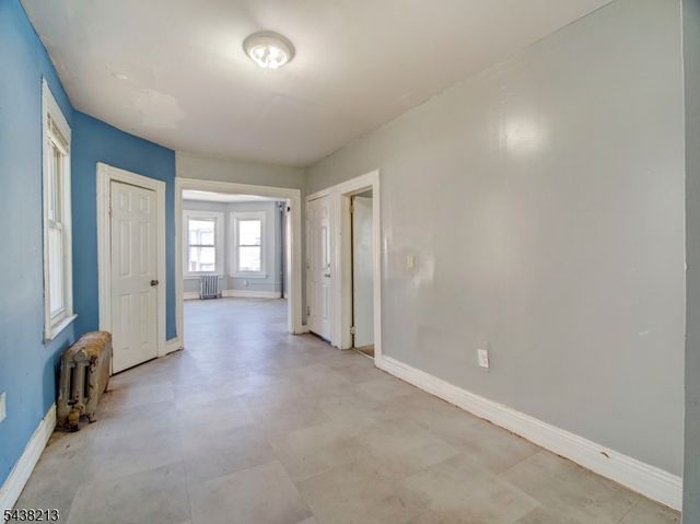 144 Steuben St, East Orange City, NJ 07018